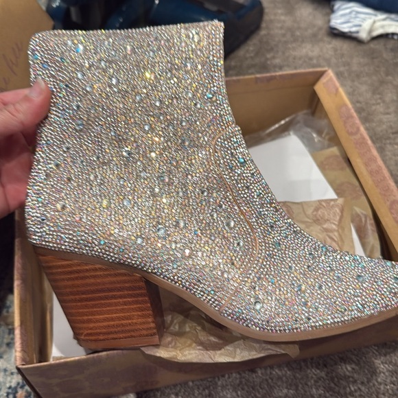 NEW BAND OF THE FREE Rita Crystal Western Booties Natural size 9 - Picture 3 of 6